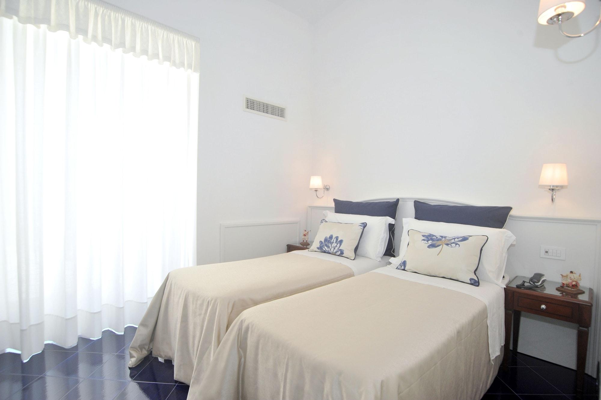Core Amalfitano City Suites Экстерьер фото