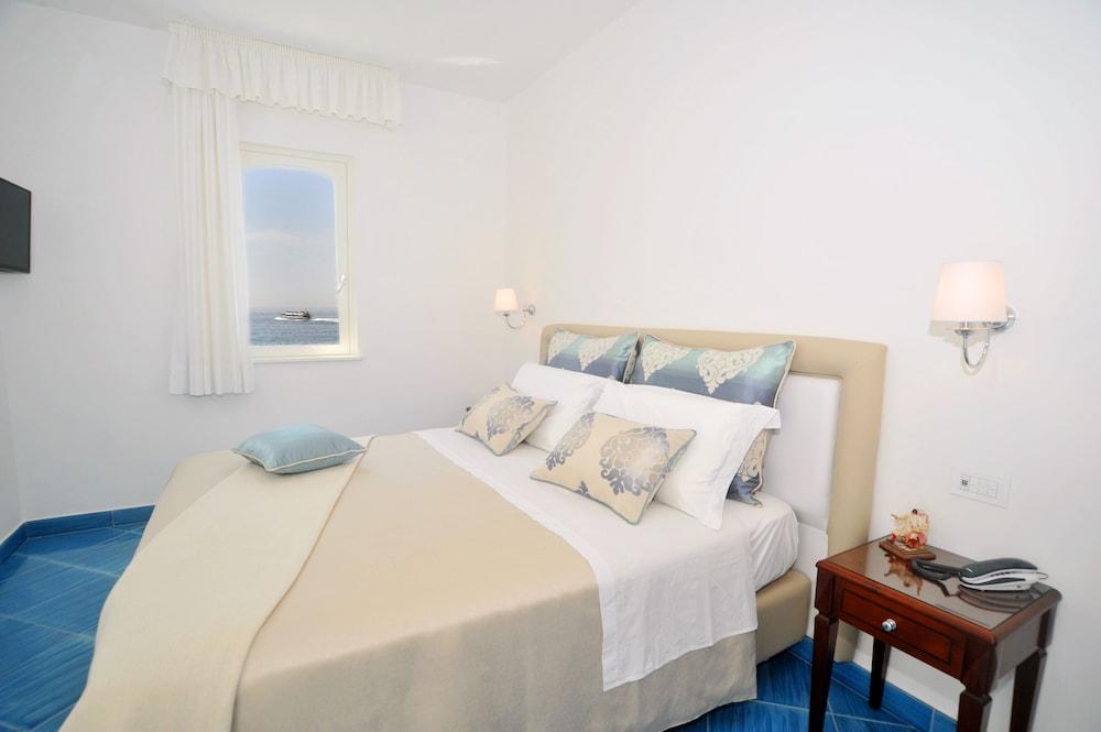 Core Amalfitano City Suites Экстерьер фото