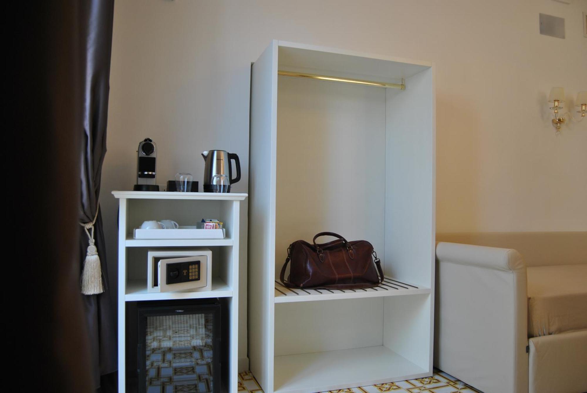 Core Amalfitano City Suites Экстерьер фото