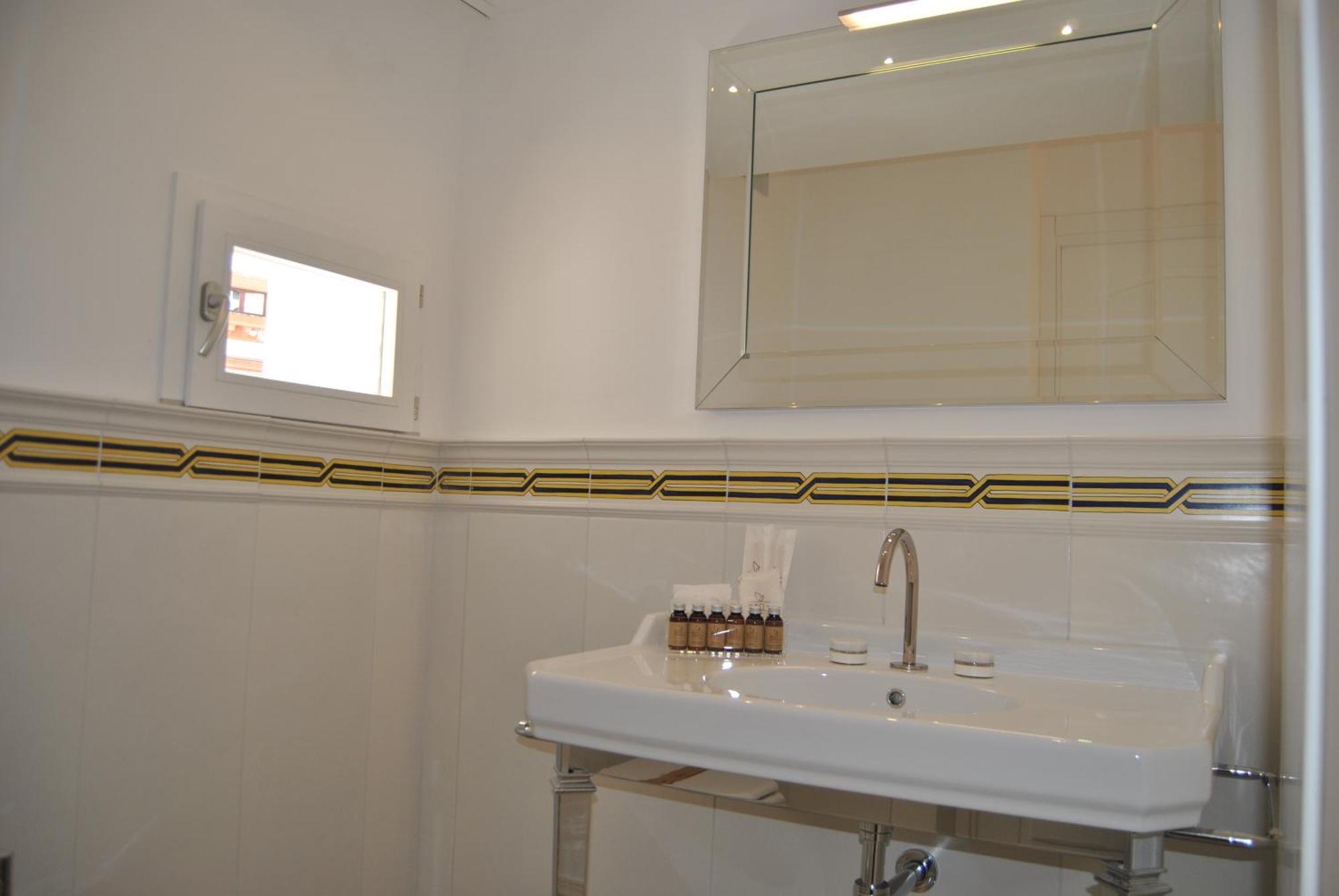 Core Amalfitano City Suites Экстерьер фото