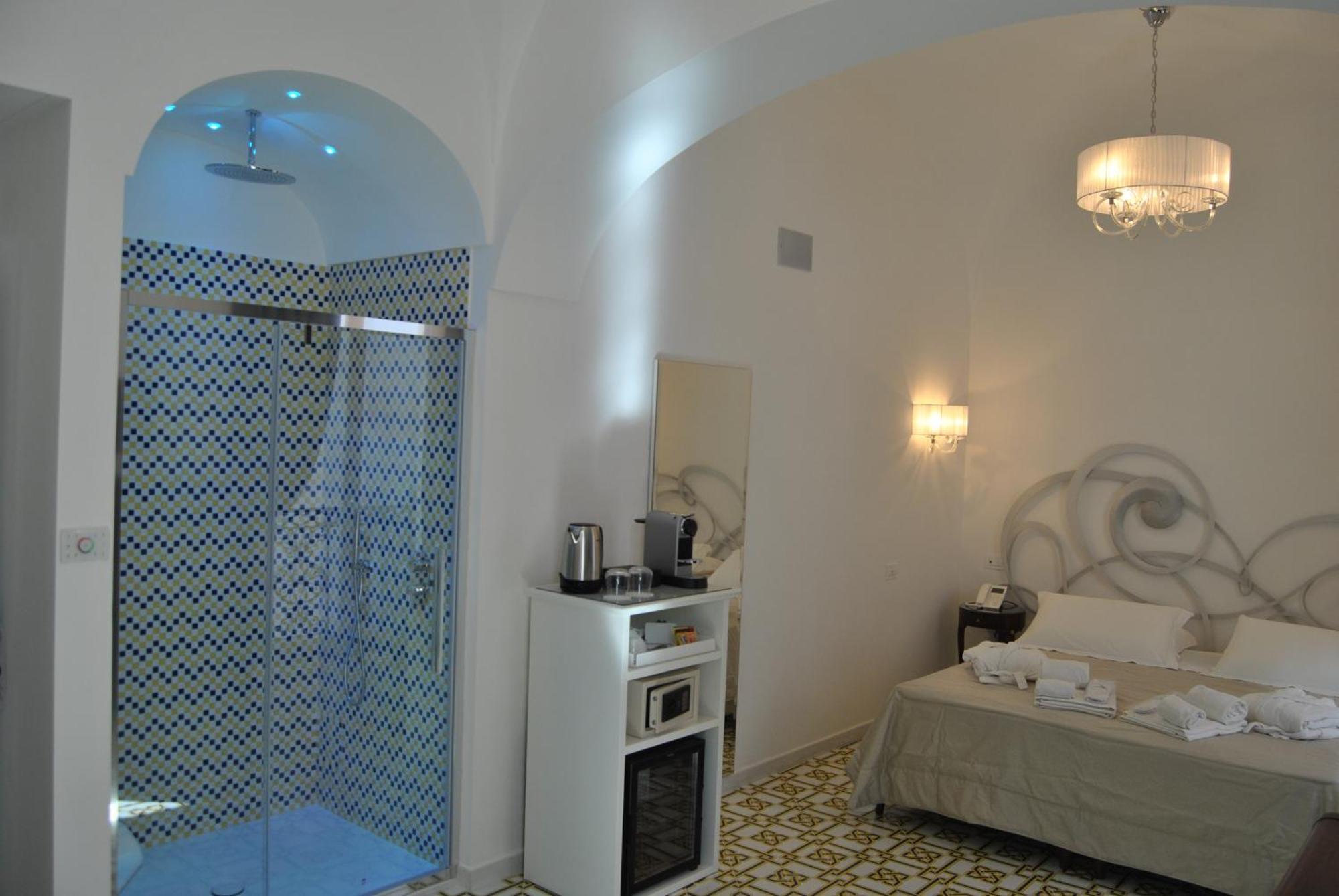 Core Amalfitano City Suites Экстерьер фото