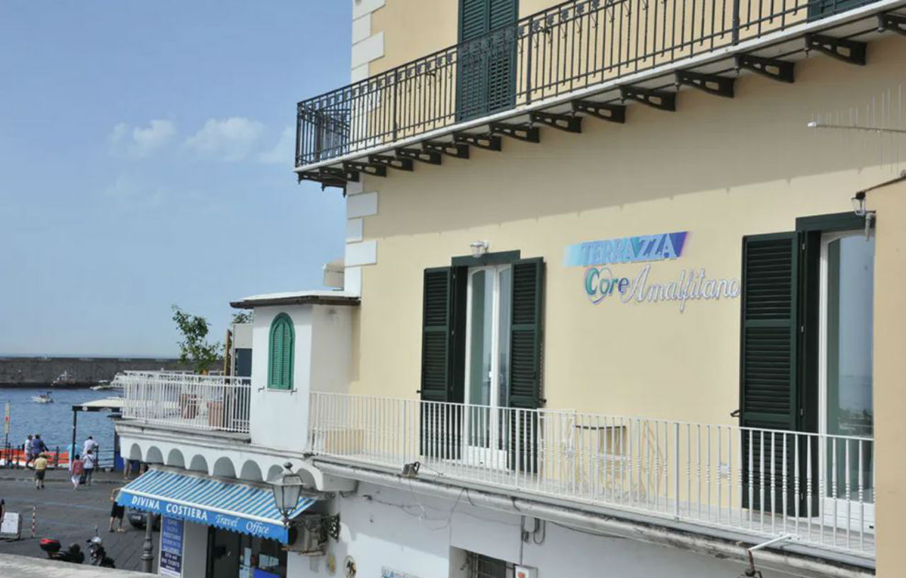 Core Amalfitano City Suites Экстерьер фото